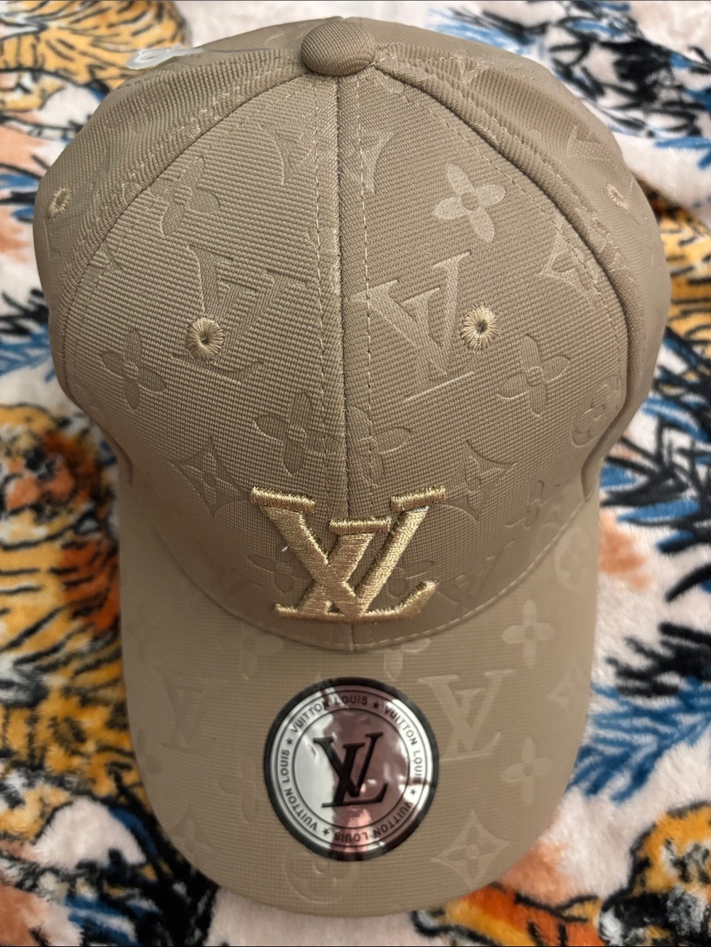 Brand New !  Beige Monogram Embroidered LV Baseball Cap - Picture 3 of 4
